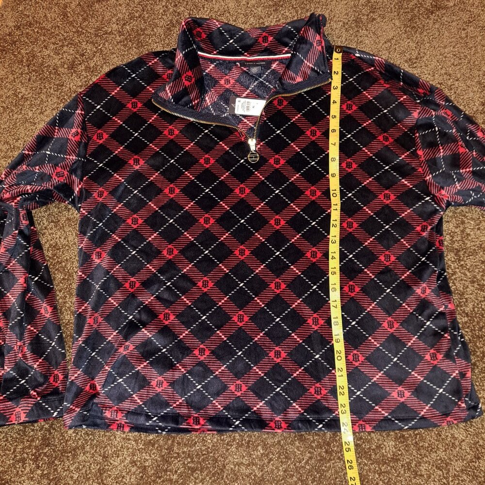 NWT Tommy Hilfiger Long Sleeve Collared Velvet/Velour Zippered Shirt XL - Picture 2 of 10